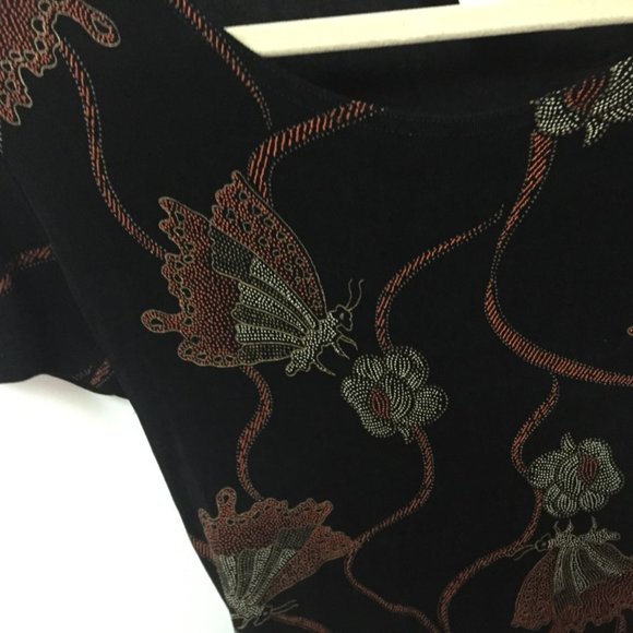 NEW LISTING Butterflies and flowers - Picture 2 of 4